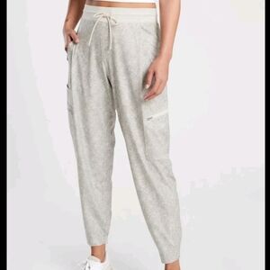 Athleta Women's Venture Printed Pant In Viper White Snakeskin Jogger Size 10
